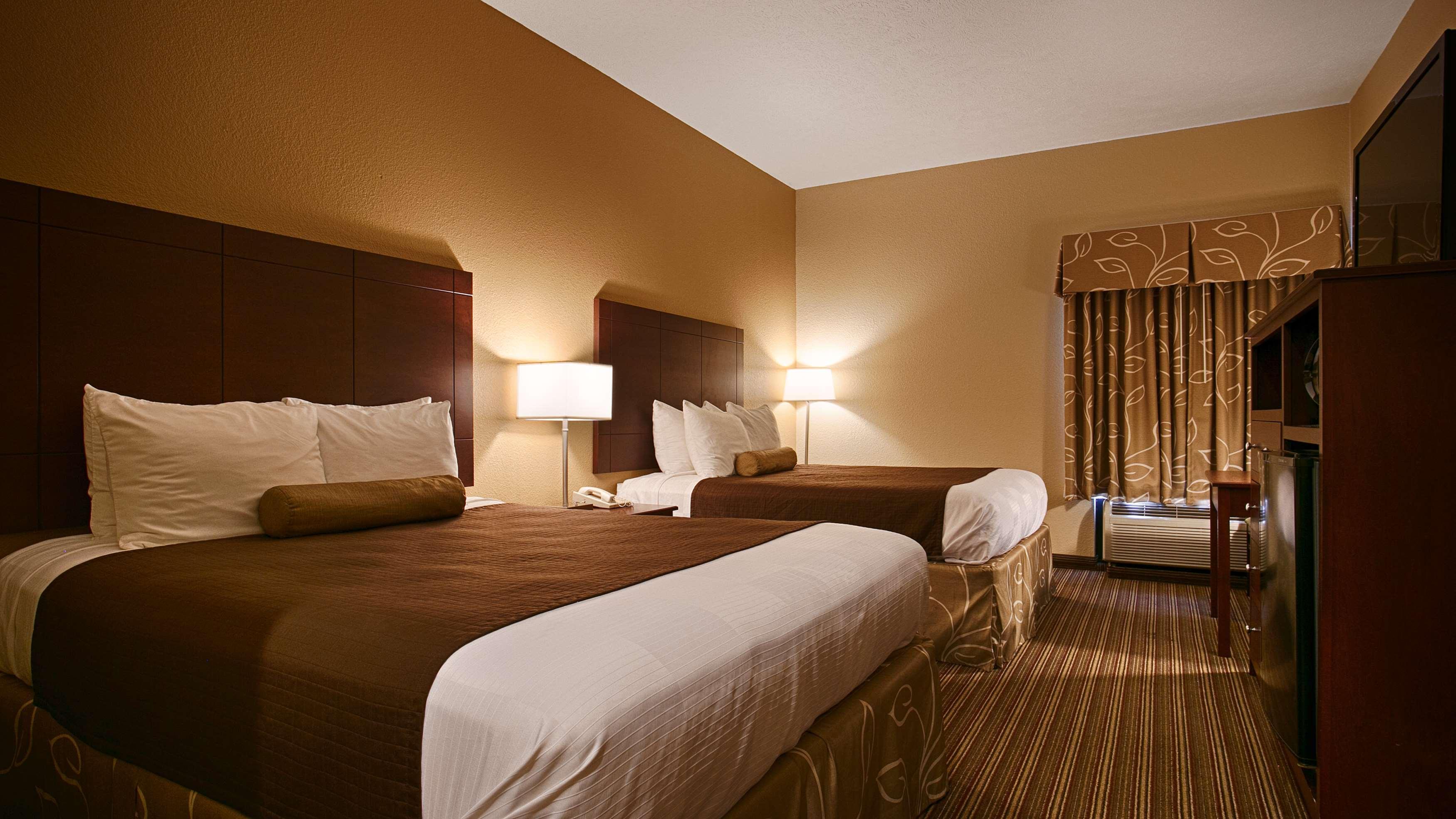 Best Western Plus Springfield Airport Inn Экстерьер фото