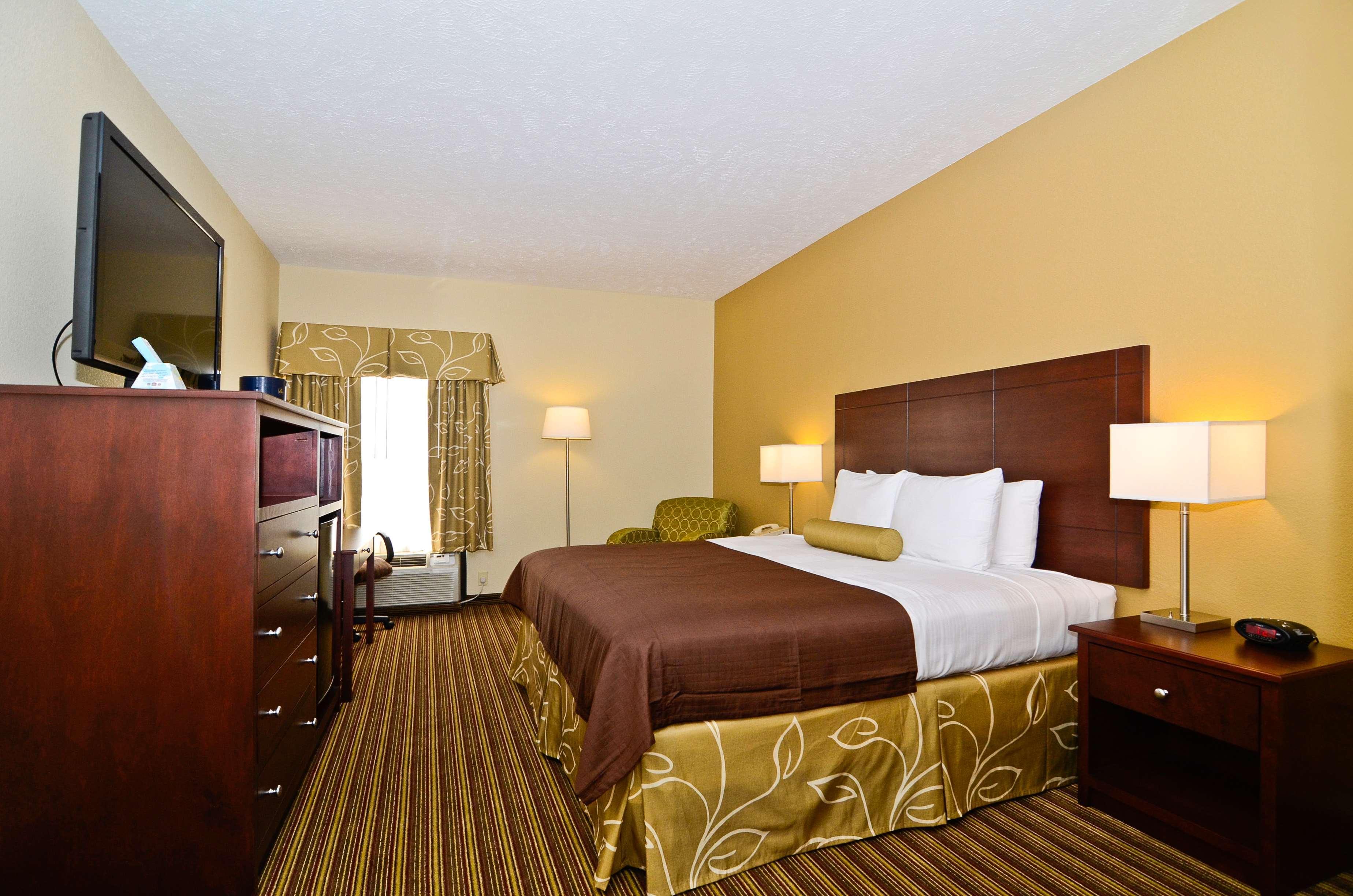 Best Western Plus Springfield Airport Inn Экстерьер фото