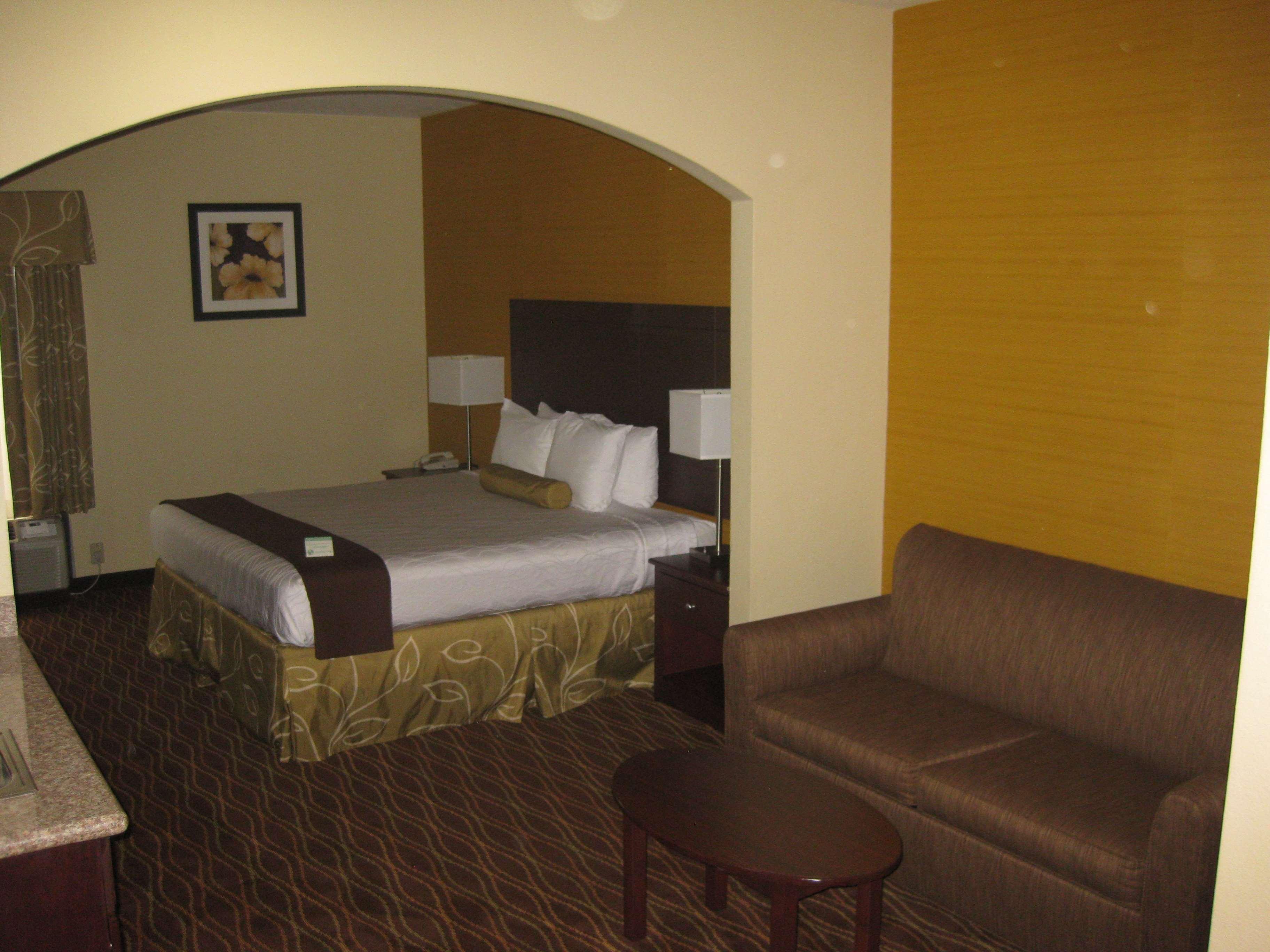 Best Western Plus Springfield Airport Inn Экстерьер фото