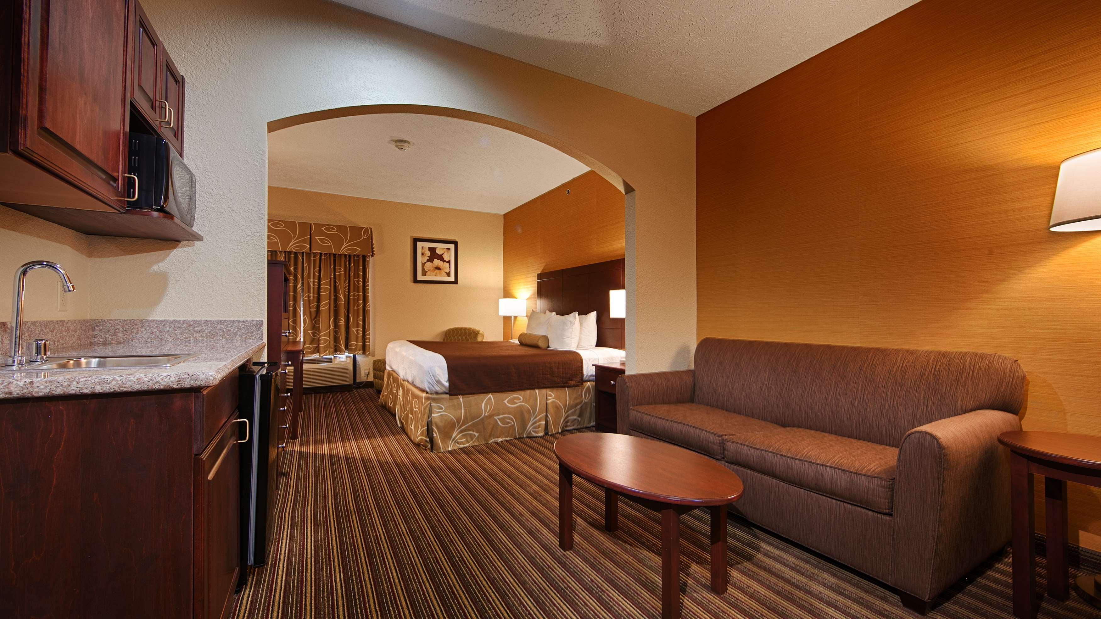 Best Western Plus Springfield Airport Inn Экстерьер фото