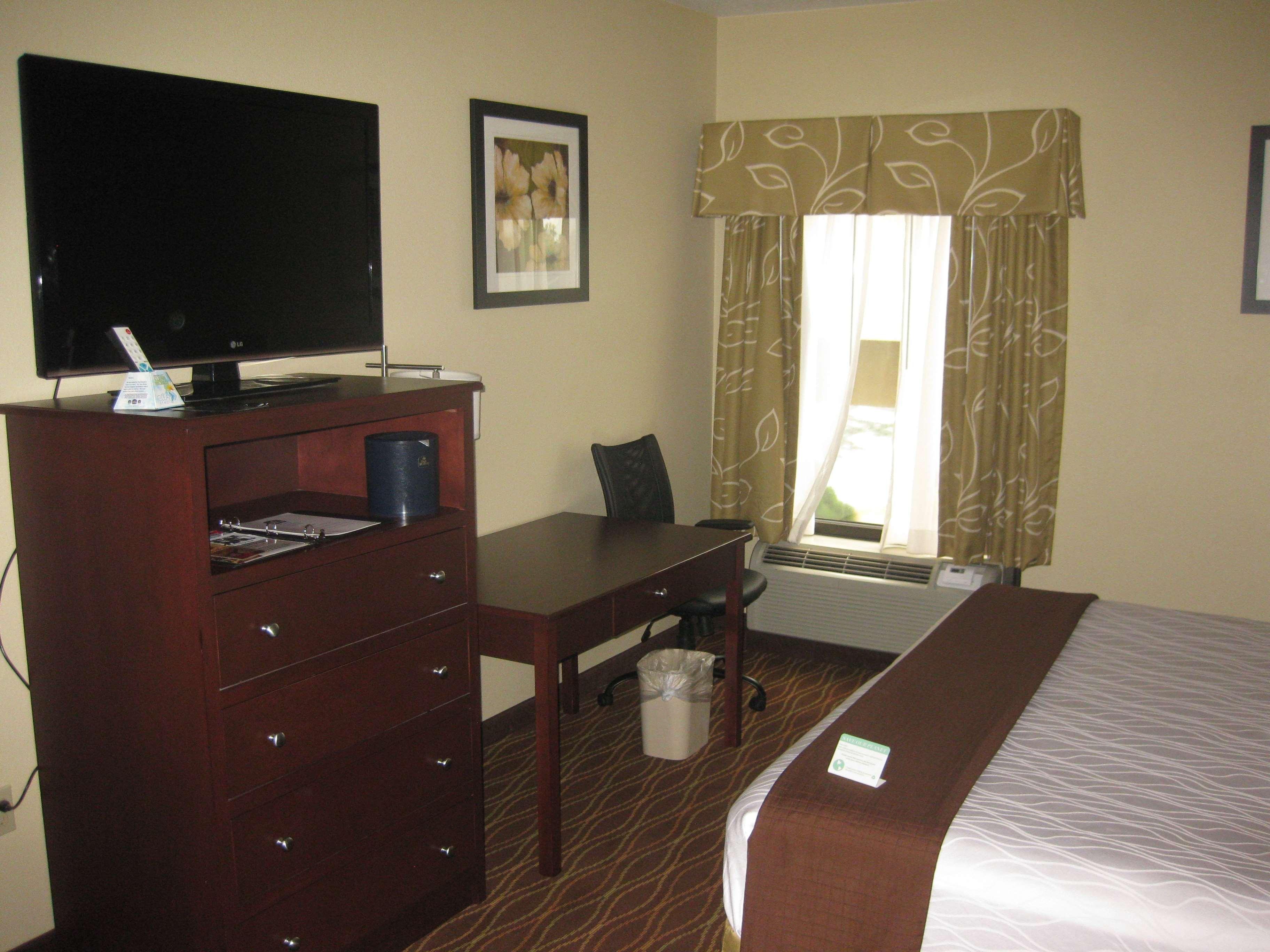 Best Western Plus Springfield Airport Inn Экстерьер фото