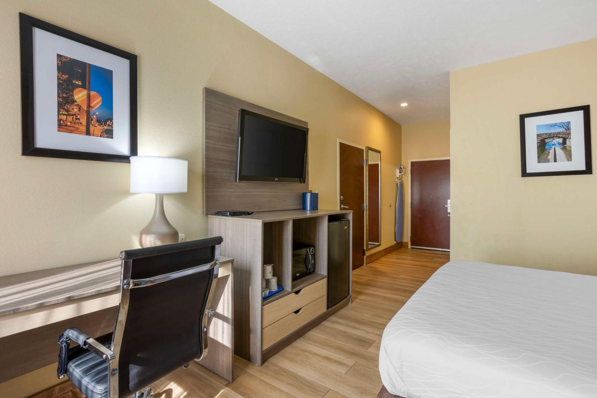 Best Western Plus Springfield Airport Inn Экстерьер фото