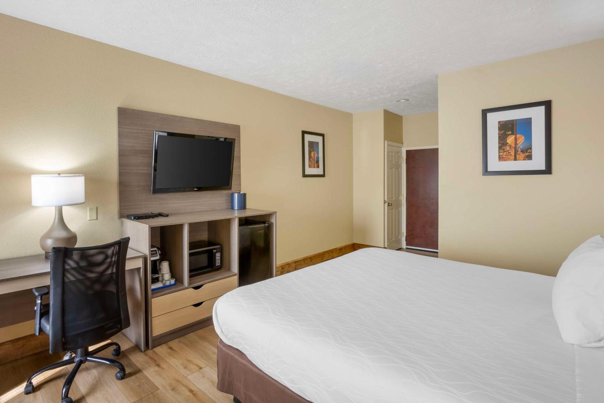 Best Western Plus Springfield Airport Inn Экстерьер фото