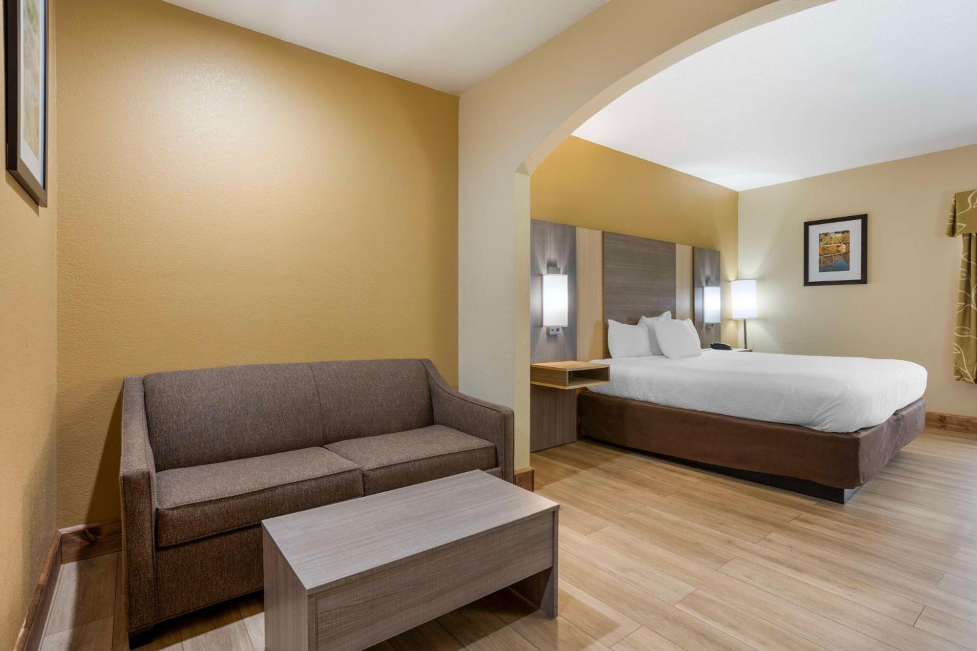 Best Western Plus Springfield Airport Inn Экстерьер фото