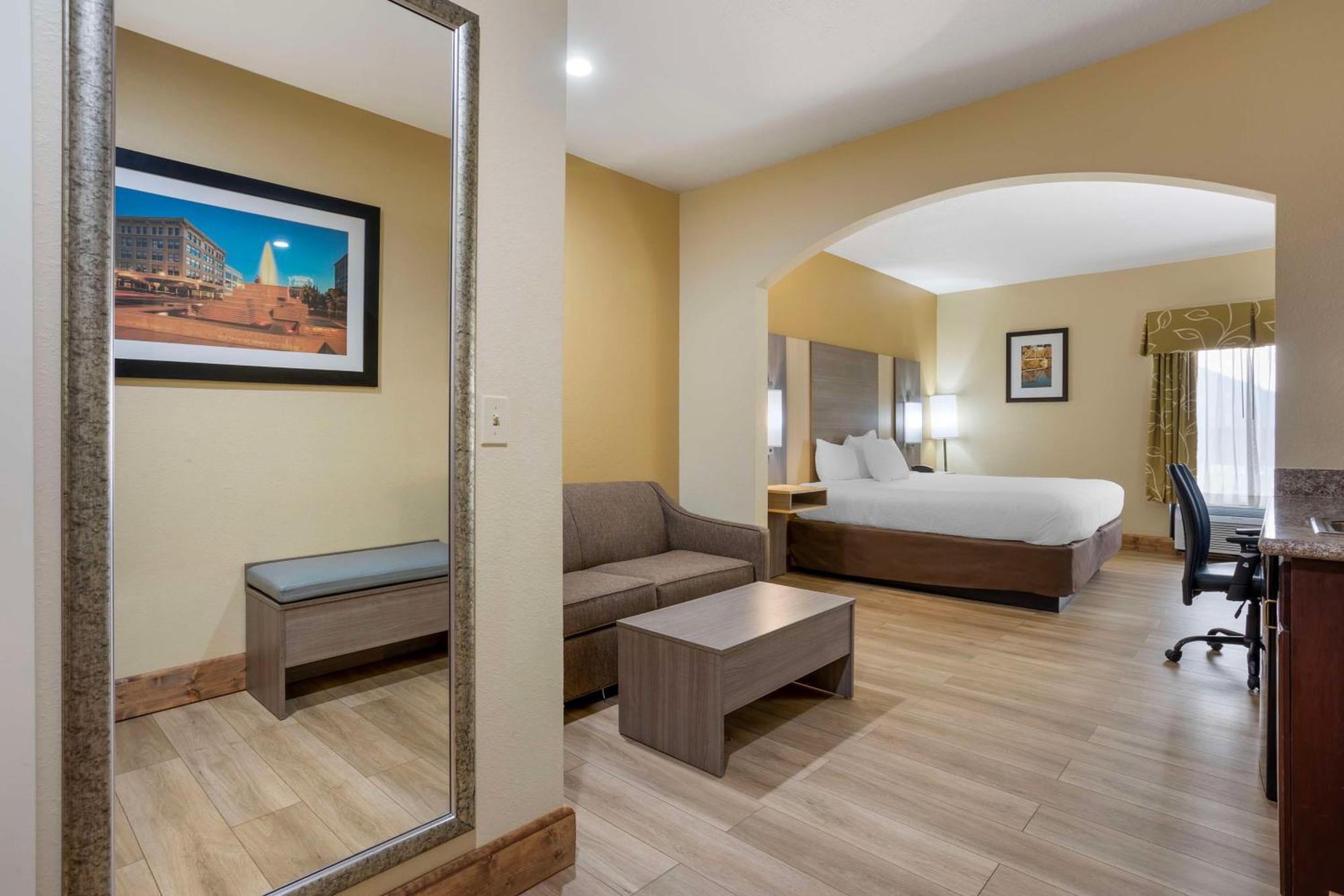 Best Western Plus Springfield Airport Inn Экстерьер фото